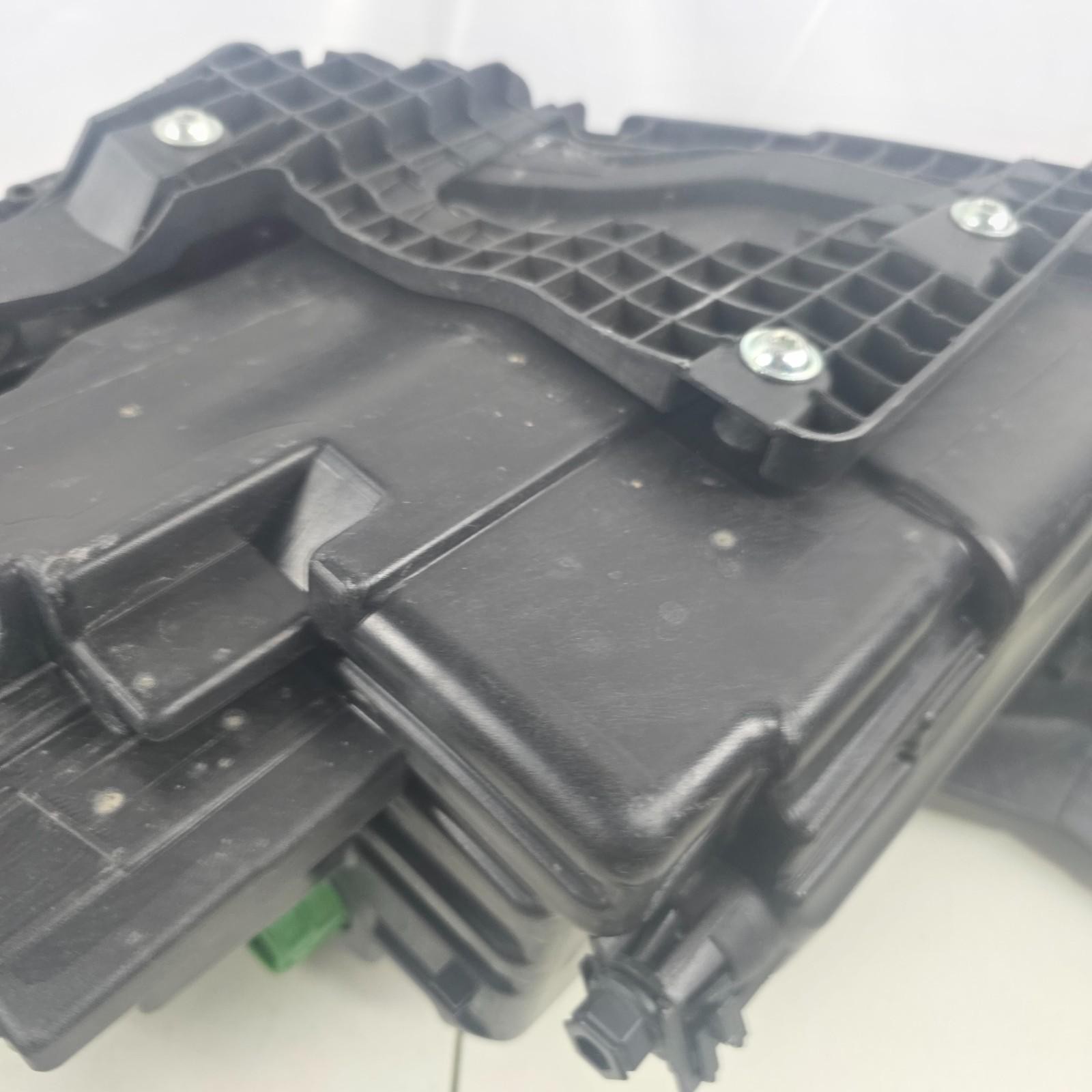 Maserati Ghibli 2014-2017 Right Headlight P/N 00670100984