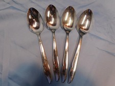 Oneida Deluxe Profile Glossy Stainless Flatware Place / Oval Soup Spoons 4