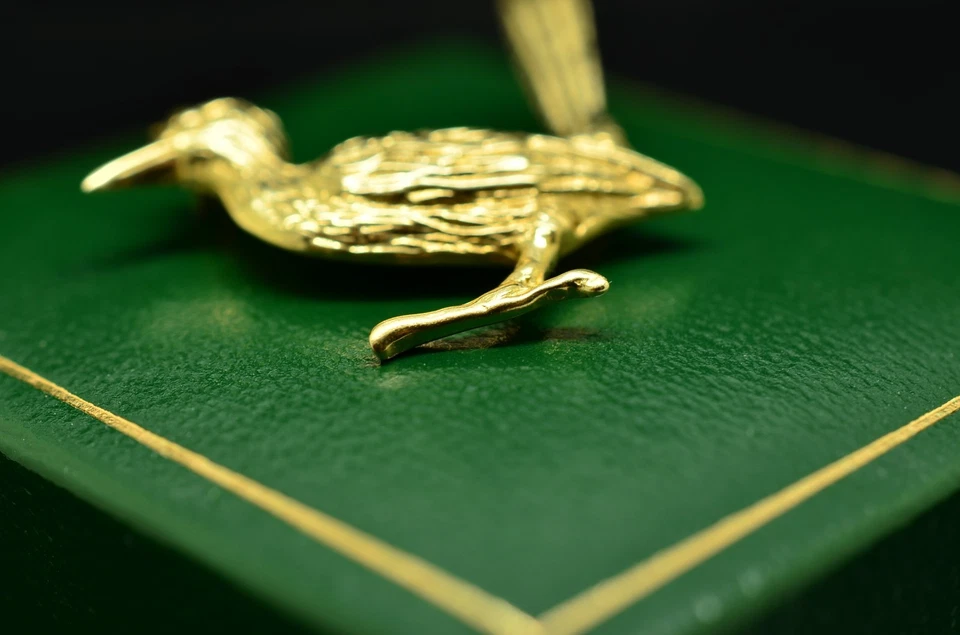 Dije colgante pájaro corredor camino oro amarillo 14K Foto 2 de 4