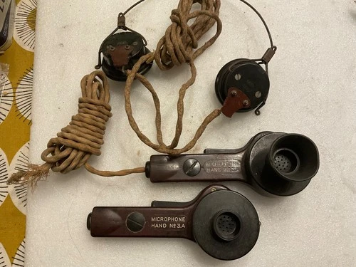 WW2 ARMY RADIO MICROPHONES AND EARPHONES ARMY JEEP MILITARY SPARES REPAIR