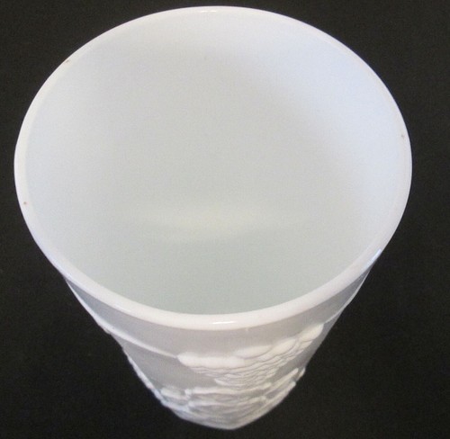 Vintage White Milk Glass Indiana Colony Harvest Grape Tumblers Set of 8 - Picture 8 of 9