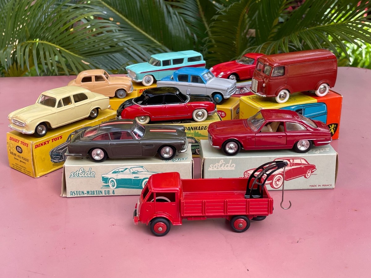 DINKY TOYS FRANCE - 521 - PEUGEOT 403 - VITRES ET JANTES CONVEXES - 1