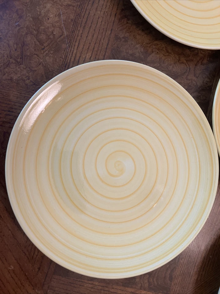 Nuevas mesas ilimitadas amarillo mantequilla 7 platos de cena abril 10 1/2" pintadas a mano Foto 2 de 4