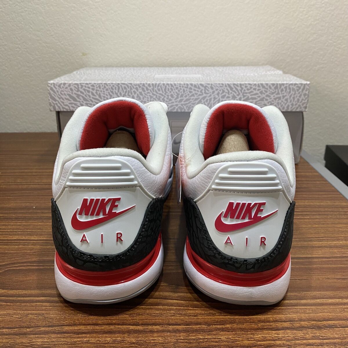 Nike Zoom Vapor RF X AJ3 Roger Federer Fire Red Tennis Shoe Nike Zoom Vapor RF X AJ3 Roger Federer Fire Red Tennis Shoe