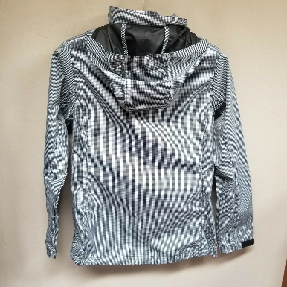 Chaqueta cortavientos IZOD para mujer XS Performx negra guinga con capucha empacable al aire libre Foto 2 de 4