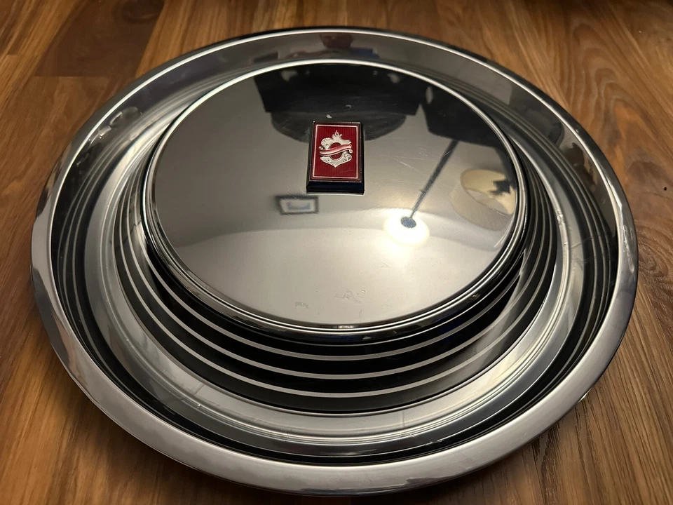 77-79 Oldsmobile Delta 88 Regency 98 Opcional Deluxe Tapacubos Tapacubos Completa 15” Foto 2 de 4