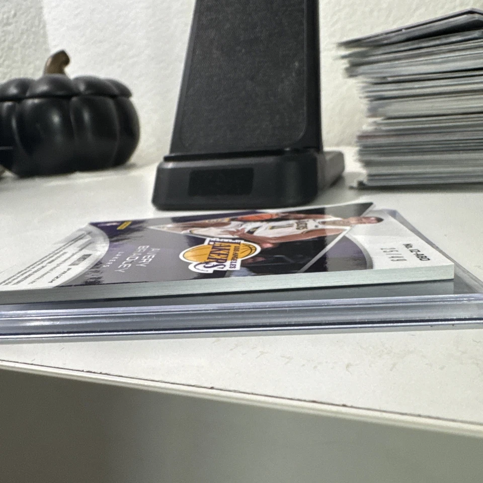 Avery Bradley Auto /49 - Image 3 of 4