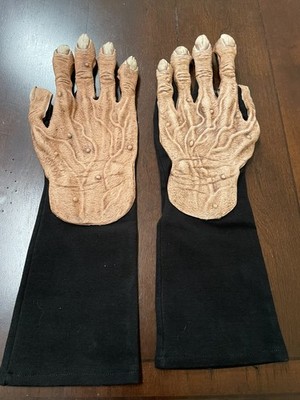 ZAGONE STUDIOS OLD PERSON HANDS G1028-RZ