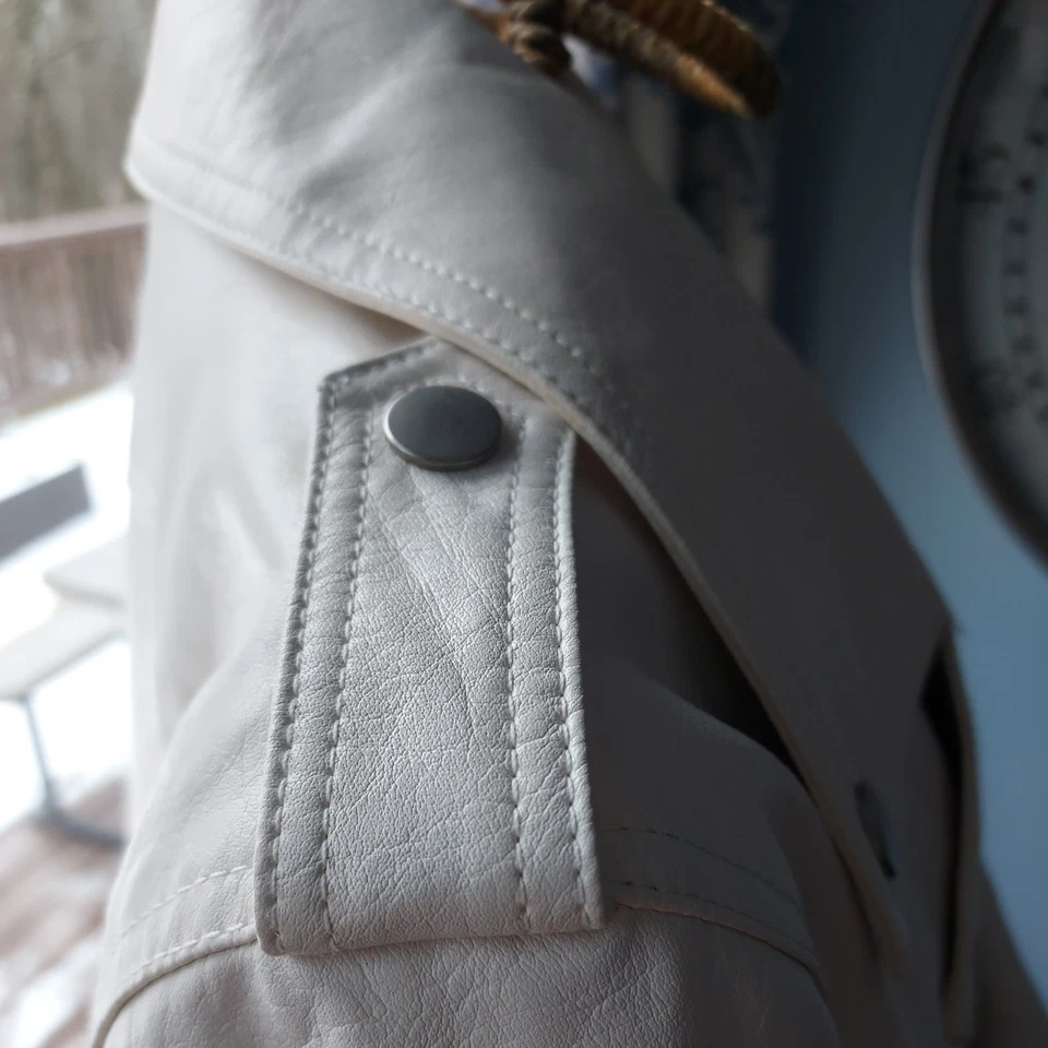 Chaqueta Nanette Lepore blanca imitación cuero cremallera diagonal talla 10 para mujer -  Foto 4 de 4