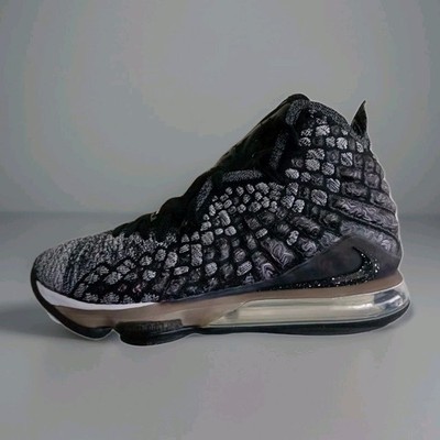 Nike Lebron XVII ,,In The Arena'' Größe UK 8,5 EUR 43 (BQ3177 002)
