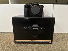 Sony A7R v Mirrorless Camera Body