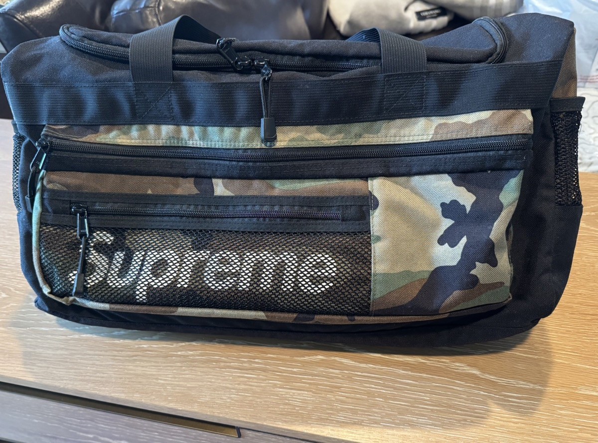 【222】Supreme 2014SS Logo Duffle Bag 2014SS Supreme Logo Duffle Bag Green Camo Cordura Travel Gym