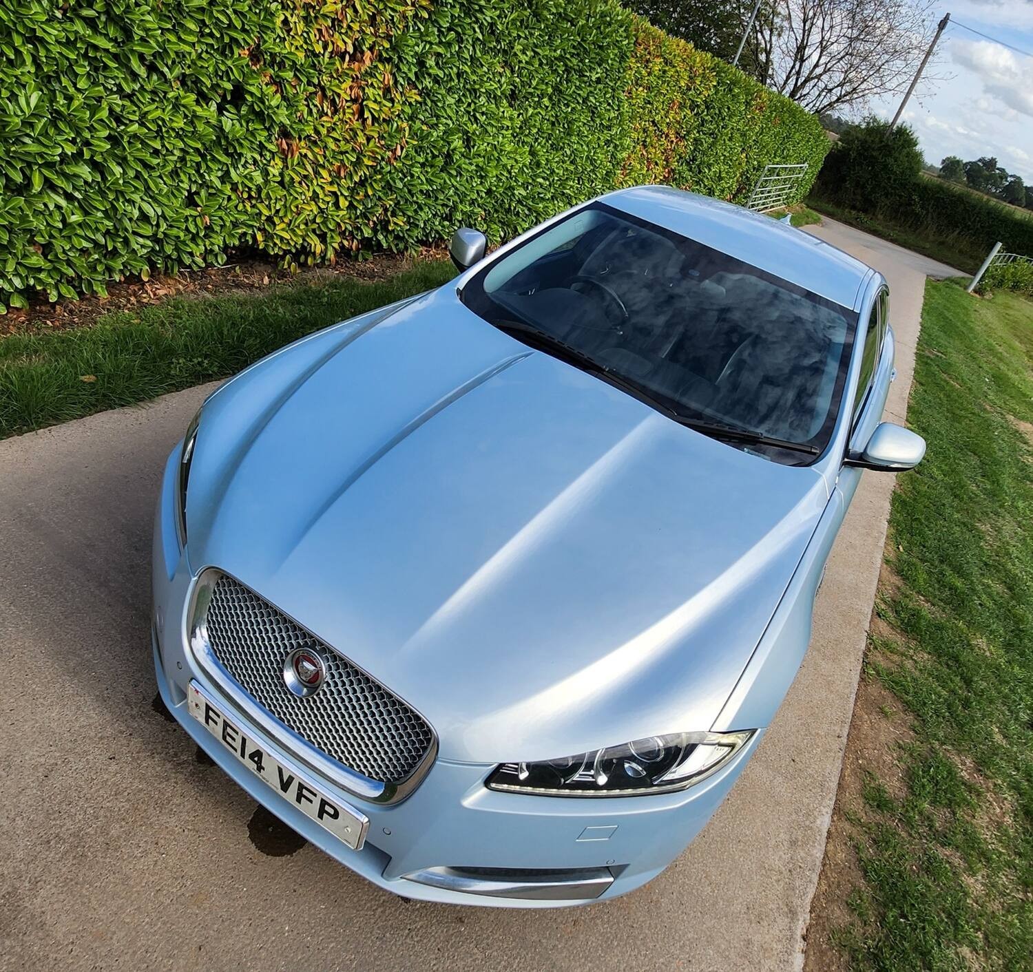 2014 Jaguar XF, photograph 8