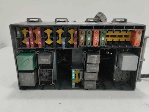 518261201 Porta Fusibili per FORD FOCUS FAMILIAR (CAK) Ambiente 1999 1310026 - Foto 1 di 9