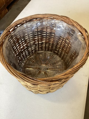 Vintage Round Wicker Storage Basket 16” Round by 12” High With Liner - Picture 2 of 6