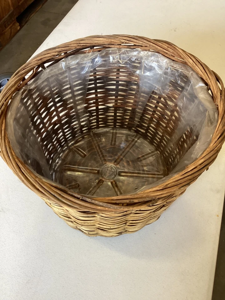 Vintage Round Wicker Storage Basket 16” Round by 12” High With Liner - Image 2 of 4