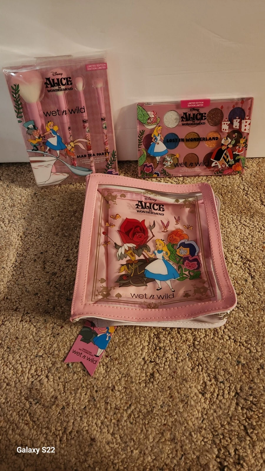 New Alice In Wonderland Wet N Wild Makeup Bag, Brush Set & Palette For Eye/Face