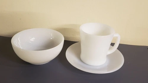 3 VINTAGE FIRE KING ANCHOR HOCKING D HANDLE MUG, 5" CHILI BOWL, SAUCER 