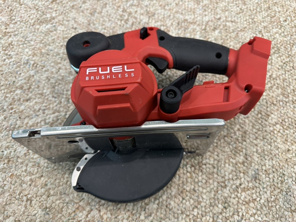 Milwaukee M18 FUEL Metal Circular Saw with Metal Blade 278220 (Tool