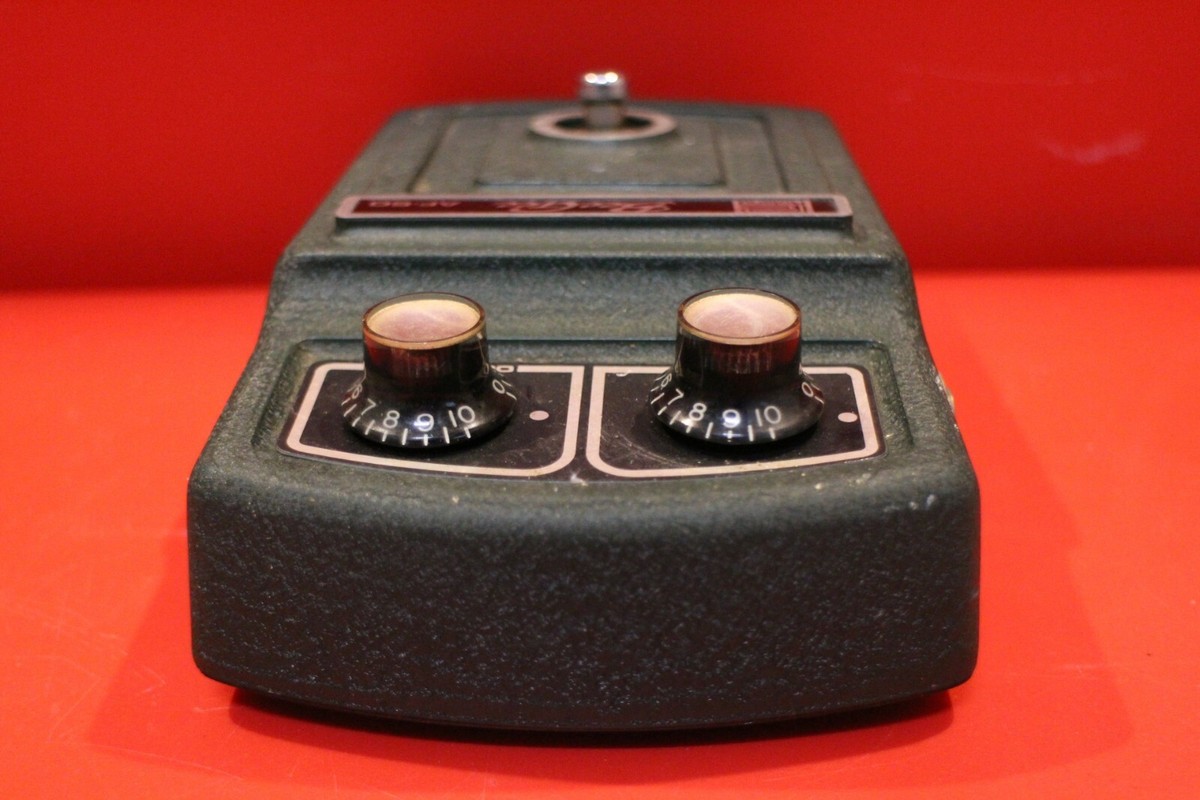 Vintage Roland AF-60 Bee Gee Fuzz Distortion Pedal U1670 Vintage Roland AF-60 Bee Gee Fuzz Distortion Pedal U1670