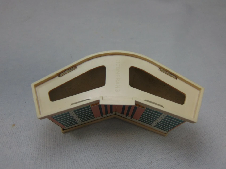 LOTE DE PIEZAS DE REPUESTO DE 1 EDIFICIO BOOMERANG DE MILTON BRADLEY HOTELS Foto 4 de 4