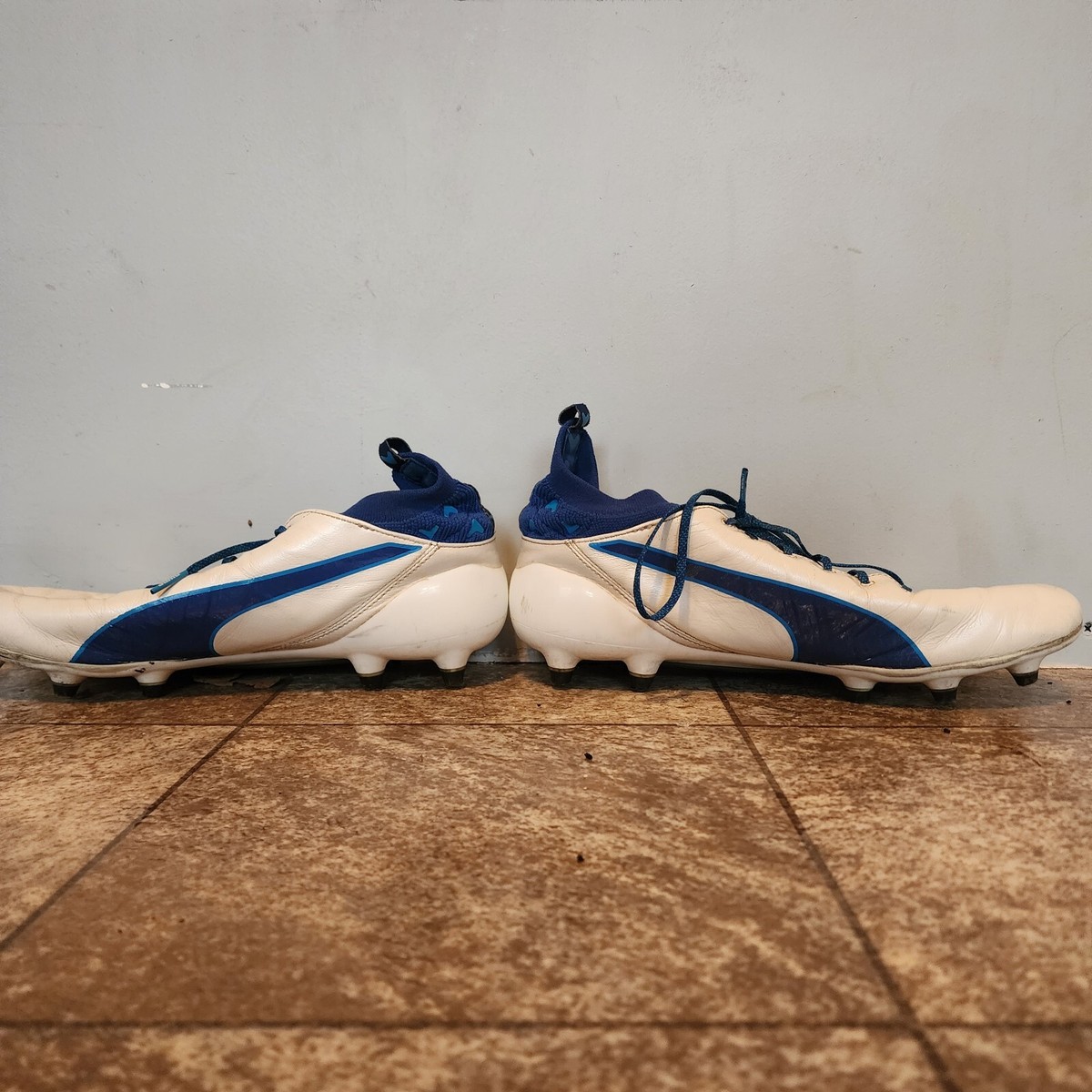 Rare Puma Evotouch Cleats White and Navy Blue White / Blue Puma evoTOUCH Boots Released - Footy Headlines main image 2