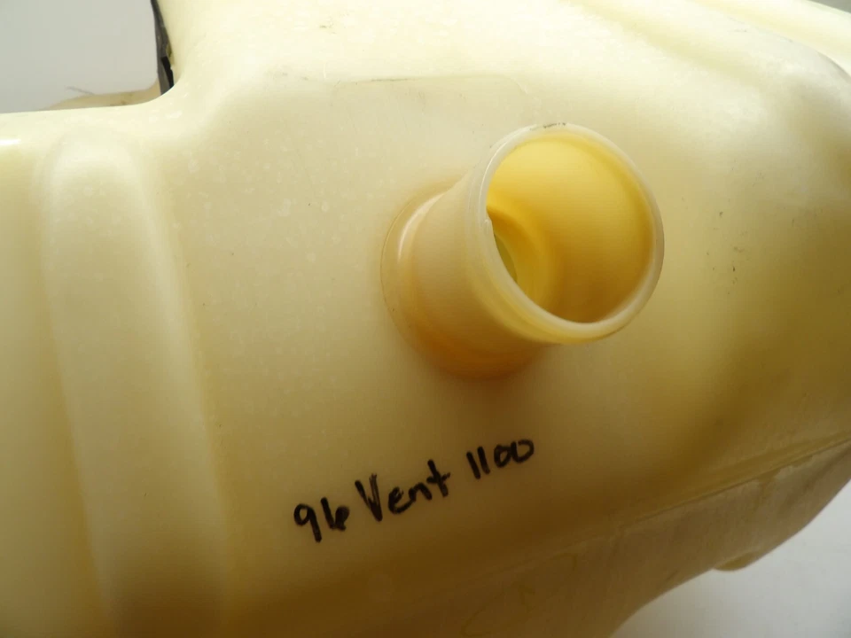 Yamaha Wave Venture 1995 tanque de combustible tanque de gasolina GJ1-U7711-00-00 Foto 3 de 4