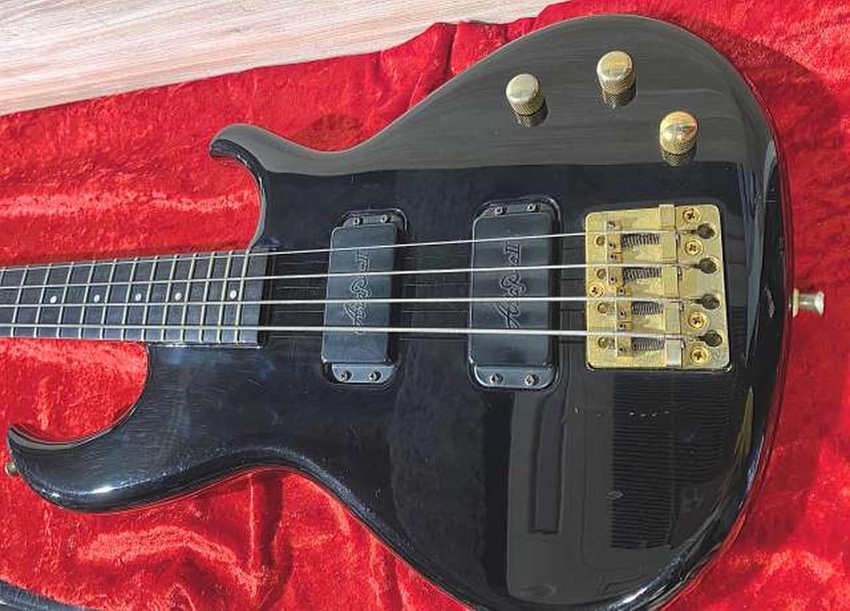 Aria Pro II SB-1000 Black Electric Bass Guitar W/Gig Bag