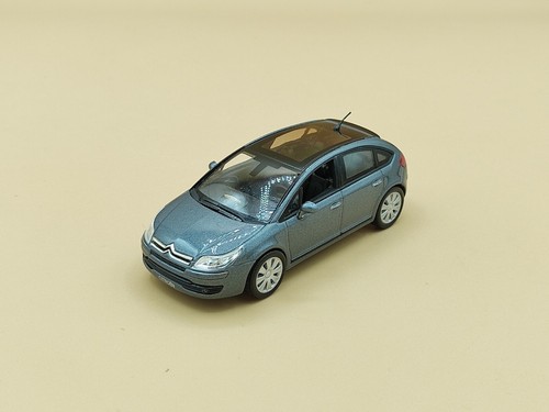 1/43 Citroën C4 I Phase 1 Berline Gris 2004 Norev