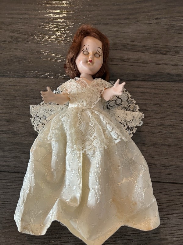 REDUCED Vintage Bride Doll With Sleepy Eyes No Markings 9 Inches. 1950-60's