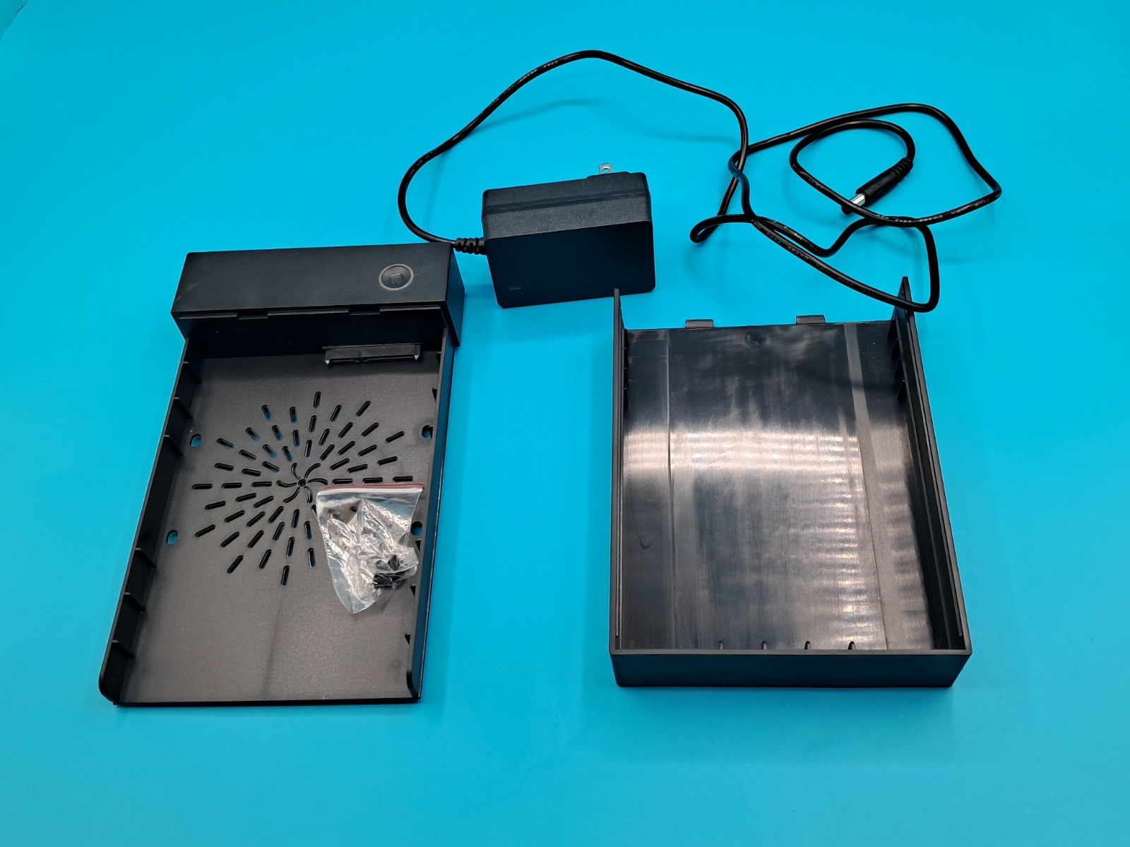 EXTERNAL HDD CASE FOR 2.5"/3.5" HDD/SSD HARD DISK DRIVER ENCLOSURE NEW OPEN BOX