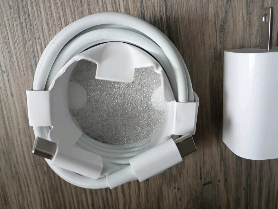Original Apple - Adaptador de Corriente USB-C de 20W y Cable USB-C - Totalmente Nuevo (Sin Cajas) Foto 2 de 4