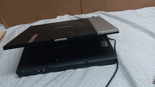 Vintage Compaq Evo N610c Laptop intel P4 @ 2 GHz 14" LCD Screen For Parts - Picture 12 of 20