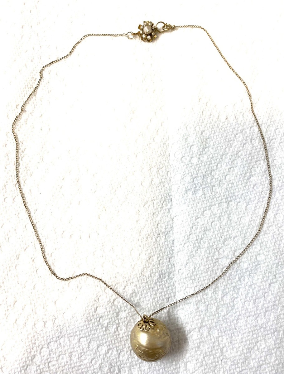 S98 Vintage necklace, chain, large pearl pendant. Miriam