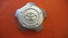 2003-2007 Landcruiser Silver Center Cap Hubcap 69479 69435 Used 1pc 2003-2007 Landcruiser Silver Center Cap Hubcap 69479 69435 Used 1pc