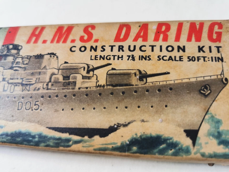 Airfix  H.M.S. Daring  No. F3S   1:600  1961  1 st release  1 edizione OVP - Immagine 3 di 4