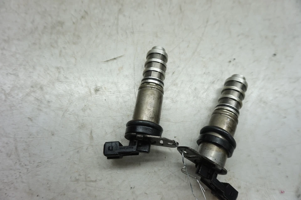 Juego de 2 solenoides de distribución de válvula variable lado derecho BMW M6 F12 2013-2018 OEM S63 Foto 2 de 4