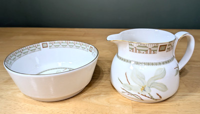 Royal Doulton ''White Nile'' pattern Cream & Sugar Set - TC 1122