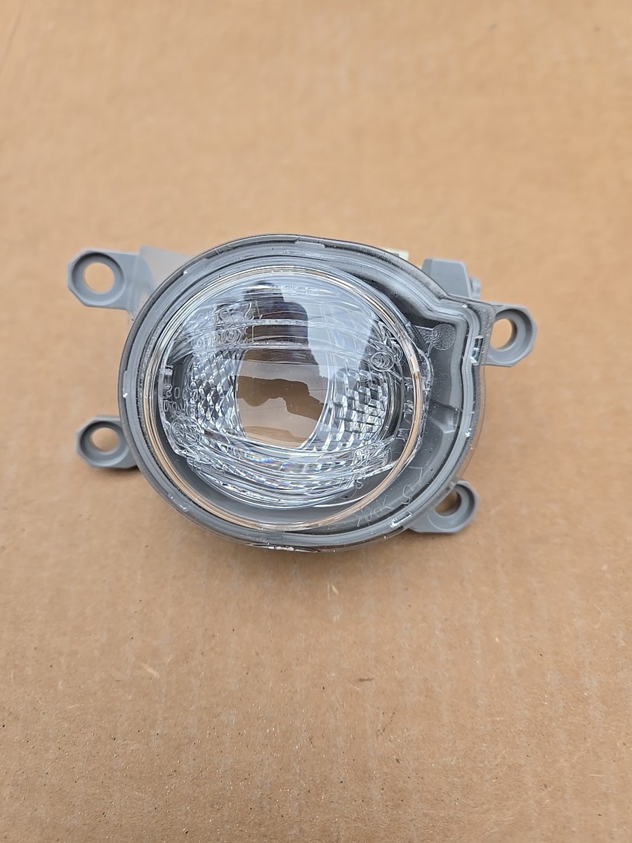 81221-52120 Genuine Toyota Fog Light Lamp Assembly | eBay