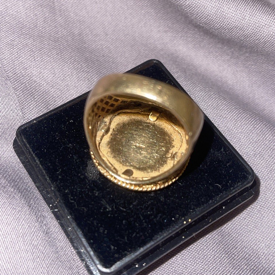 Heavy Ring 9ct gold sovereign style vintage 11g heavy ring size z? | eBay UK