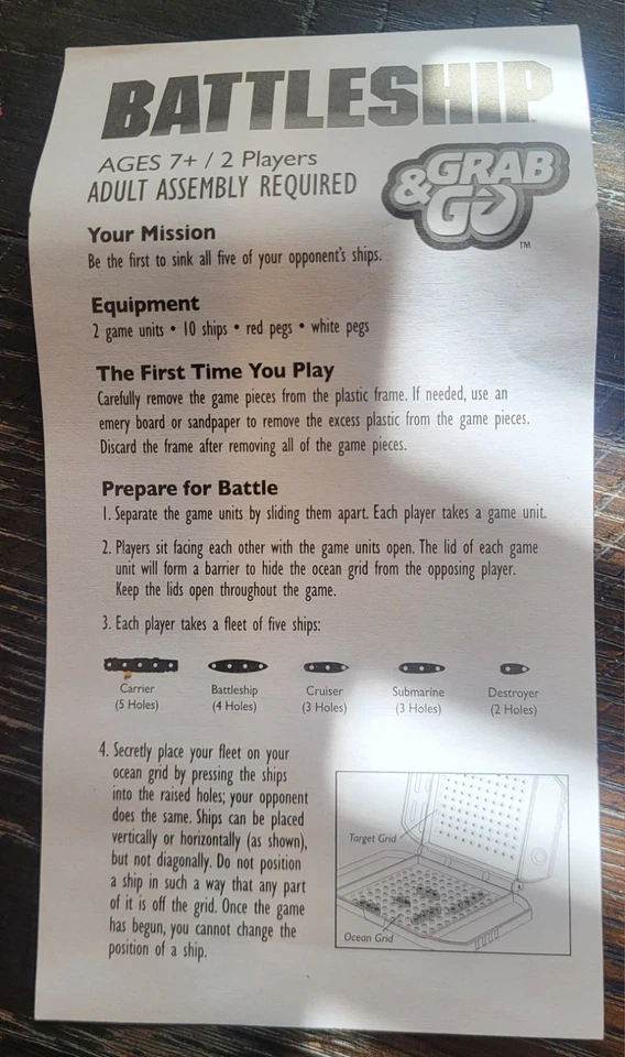 Milton Bradley Battleship Grab and Go Board Game 2014 Edition - Image 2 of 3