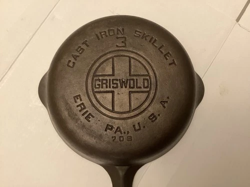 Vintage, nice, cast iron,  Griswold 709, large logo, #3, skillet, frying pan.