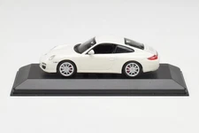 403066431 Porsche 911 997 Carrera 4S Carrara White Minichamps 1/43