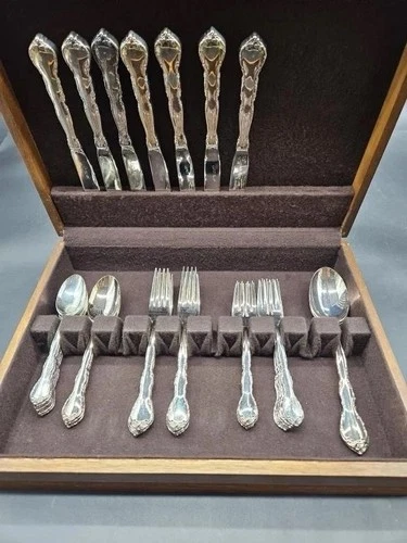 Lunt Silversmiths Mignonette Sterling Silver Flatware No monograms