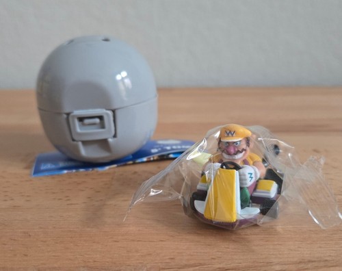 Tomy Nintendo Mario Kart Mini Pull Back Racer - WARIO + Capsule + Sticker - Picture 3 of 5