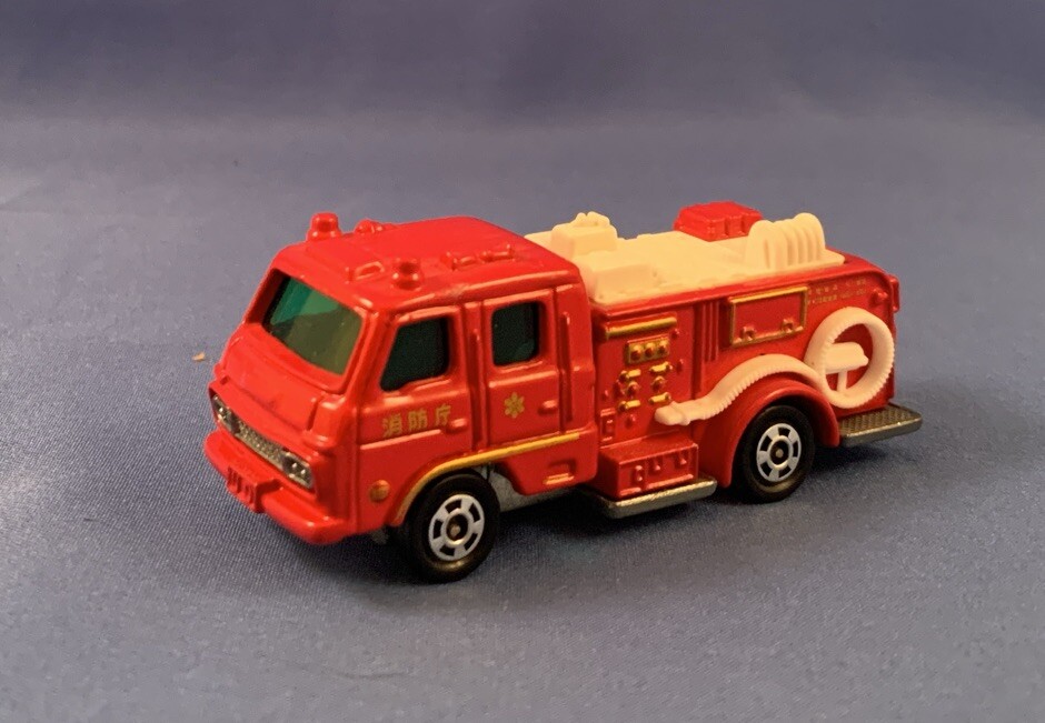 Tomica Ud Condor Chemical Fire Engine Japan Model Car 22-2
