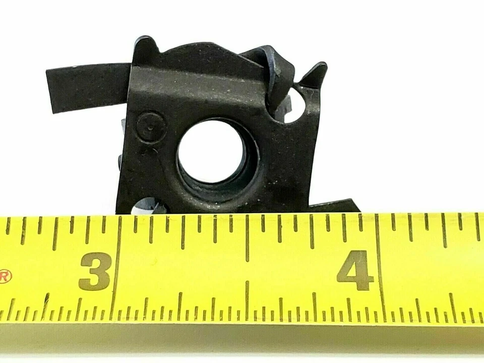 77-92 GM M8x1.25 Ajustador de para-choque de capô métrico ajuste estilo bloqueio porca de gaiola TZ - Imagem 2 de 4