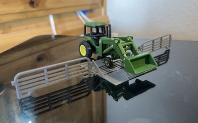 1:64 Drive Over Cattle Crossing Plus 25 Gates/fence And 2 Inline Feeders