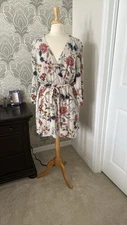 DR2 Cream Floral Dress Size Large
