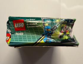 Lego 7049 Alien Striker - NEW, SEALED, DAMAGED BOX